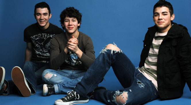 LOS JONAS BROTHERS EN MEXICO... Cine, TV - Para jovenes - THE JONAS BROTHERS - KEV...